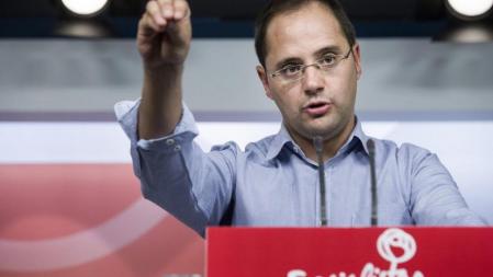 El secretario de Organización y Acción Electoral, César Luena.