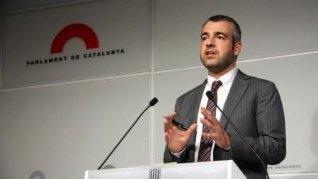 Lucena comparece en rueda de prensa en el Parlament