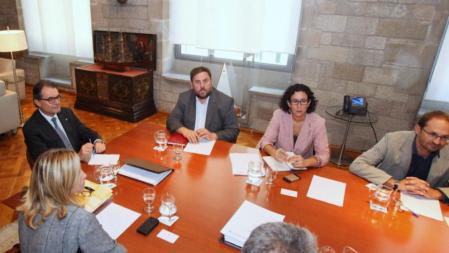 El presidente catalán, Artur Mas, se ha reunido en el Palau de la Generalitat con los líderes de CiU, ERC, ICV-EUiA y la CUP para fijar la hoja de ruta del 9N