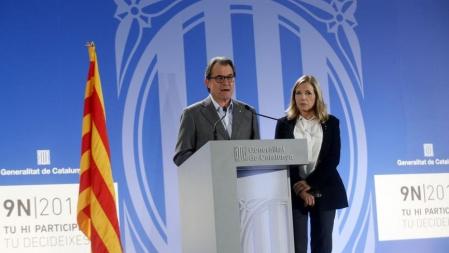 Artur Mas comparece en rueda de prensa junto a la vicepresidenta Joana Ortega para valorar el 9N
