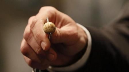 Imagen de la bola con el premio de 4 millones de euros, el Gordo de la Lotería de Navidad