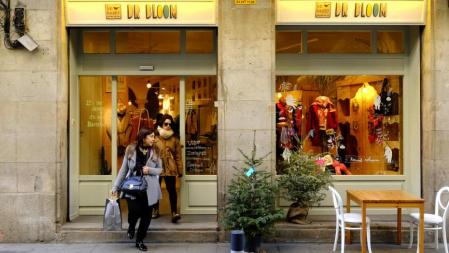 En algunas calles del Born abundaban más las tiendas abiertas que las cerradas