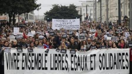 Vista frontal de la concentracion en Nantes.