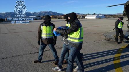 Traslado de uno de los yihadistas detenidos en Ceuta