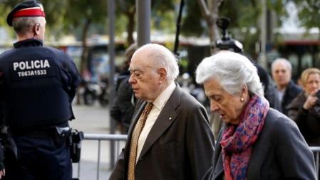 El expresidente de la Generalitat, Jordi Pujol, y su esposa Marta Ferrusola, declaran ante el juez en la Ciutat de la Justícia