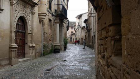 Una de las calles de Briones (La Rioja)