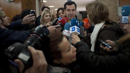 El candidato del PP-A, Juanma Moreno, tras votar en su colegio electoral