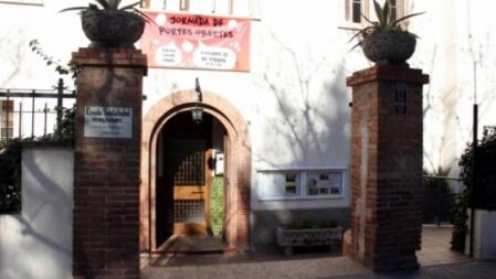 Entrada de la escuela Santa Isabel de Sant Cugat del Vallès