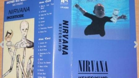 La icónica portada del álbum 'Nevermind' de Nirvana en Arabia Saudí, donde ha sido tapada la desnudez del bebé con un rotulador por la censura del país.