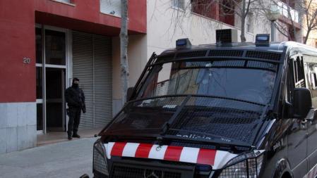 Operativo de los Mossos d'Esquadra en el barrio de Can Llonch de Sabadell