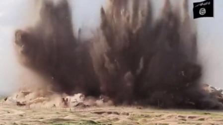 Captura de pantalla del vídeo del Estado Islámico que destruyó Nimrud con explosivos