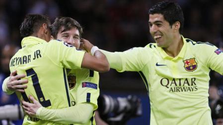 Neymar celebra su gol ante el PSG con Messi y Suárez