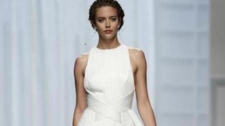 Rosa Clará ha presentado su colección para 2016 en la Pasarela Gaudí Novias