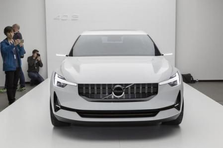 Parte frontal del concept car 40.2, que anticipa las líneas del futuro Volvo S40