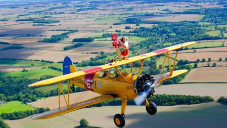 El 'wingwalking' nació en 1911 y se popularizó en los años veinte