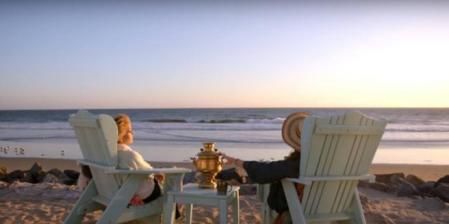Te sacas unas sillas a la playa... y de maravilla.
