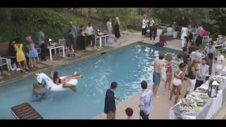 Queremos una pool party a lo 'Transparent'.