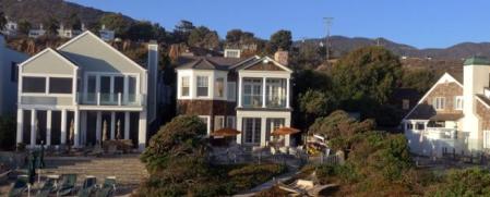 Piensa que justo delante está la playa, sin paseo ni nada.