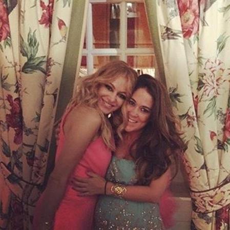Paulina Rubio asistió directamente desde México. Es amiga de Rocío Carrasco desde hace décadas.
