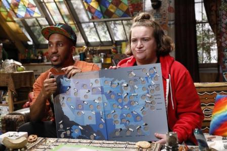 Betsy Sodaro, robaescenas.