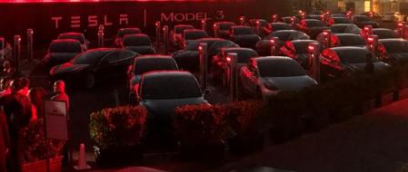 Los primeros 30 ejemplares del Model 3 se entregaron el pasado 28 de julio en un gran evento organizado por la marca