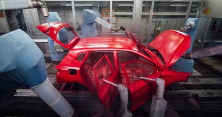 El proceso de pintado de un vehículo dura seis horas