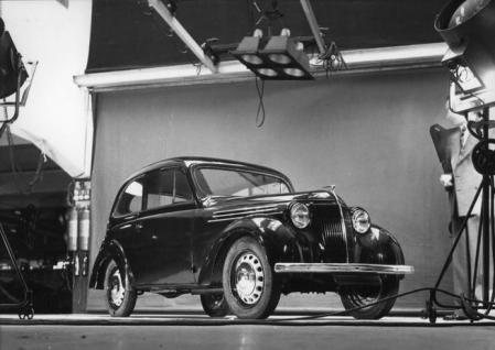 Renault Juvaquatre (1937)