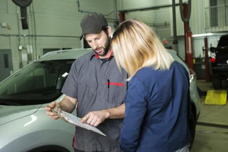La factura del taller puede salir cara si no cuidamos de nuestro motor