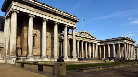 Fachada del British Museum