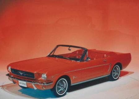El primer Ford Mustang de 1964 llegó con 164 CV de potencia