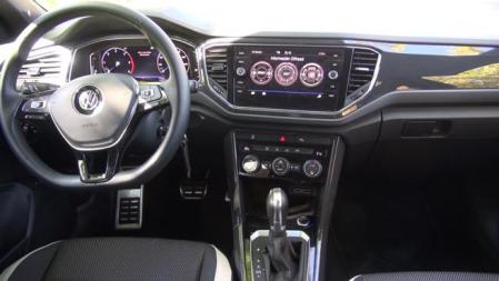 El VW T-Roc tiene un diseño muy sobrio, aunque se puede personalizar con diferentes tonalidades en algunos de sus plásticos.