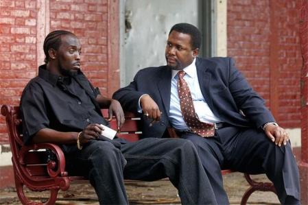 Michael K. Williams y Wendell Pierce en 'The wire' de David Simon.