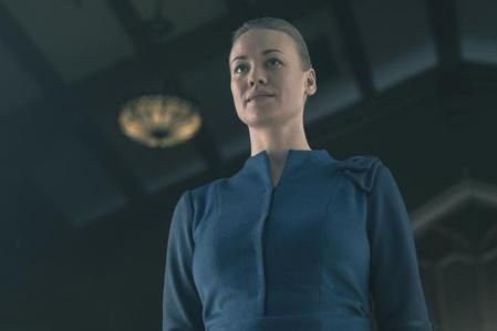 Yvonne Strahovski es (de largo) el personaje revelación de la segunda temporada