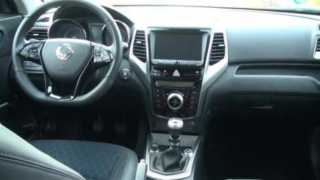 Los acabados con correctos, aunque hay una masiva presencia de plásticos duros.