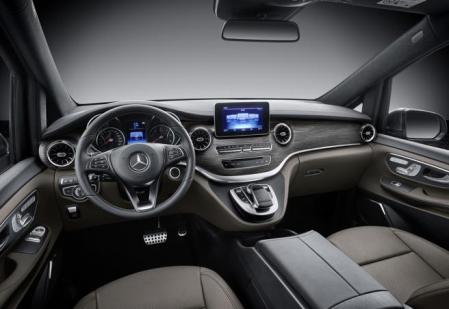 El renovado interior presenta unas entradas de aire en diseño de turbina, de estilo más dinámico