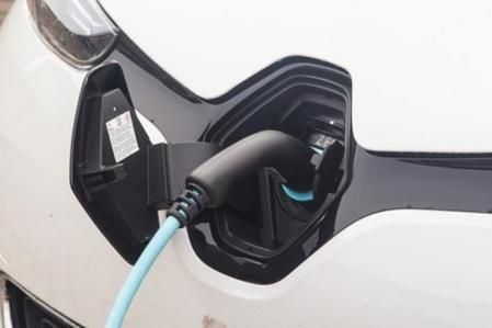 También será imprescindible que los talleres que reparen coches eléctricos instalen un cargador&nbsp;&nbsp;