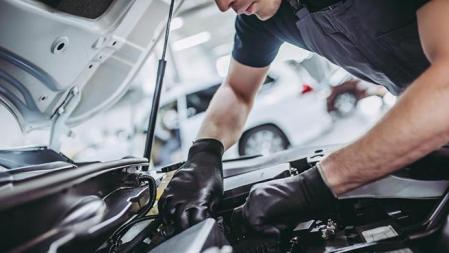 El uso del punto muerto puede acabar en averías que cuestan mucho más dinero del que nos gustaría