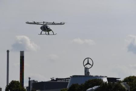 A mediador de septiembre se llevó a cabo una breve prueba de vuelo del Volocopter