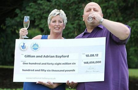 Adrian y Gillian Bayford se hicieron con los 190 millones de euros del Euromillón