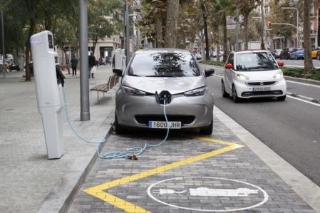 Las electrolineras, o estaciones de carga de energía eléctrica, cada vez tienen más presencia en nuestro país