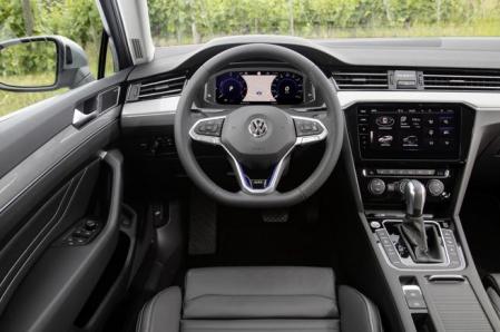 El nuevo Passat estrena un cuadro de instrumentos digital, que tiene nuevas funciones y mejoras en la calidad de los gráficos