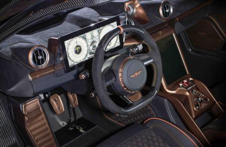 El interior tiene un diseño muy exclusivo e incorpora varias pantallas digitales