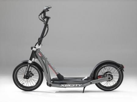 Hay muchos tipos y diseños de patinetes eléctricos; en la imagen, el X2City de BMW