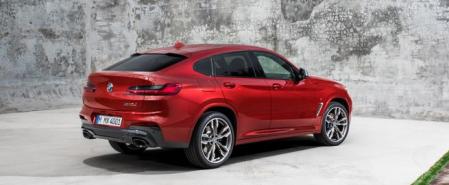 El X4 M monta un motor 3.0 de seis cilindros en línea que desarrolla 480 CV y un par máximo de 600 Nm