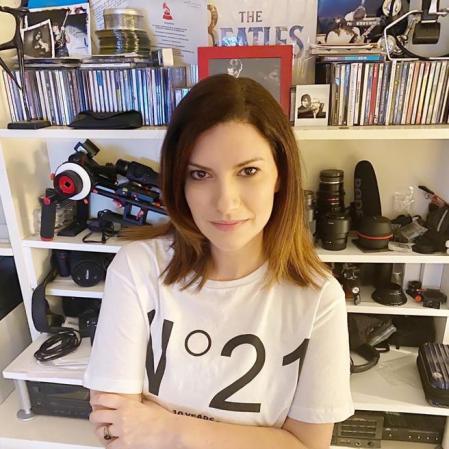 Laura Pausuni hace campaña para que los italianos se queden en casa