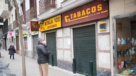 El propietario del Estanco ha apuntado que no se creyeron la versión de la mujer