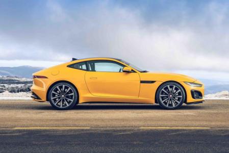 El F-Type mide 447 centímetros de longitud y tiene un maletero de 310 litros