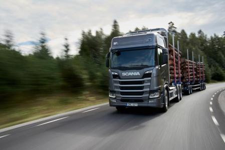 Los vehículos que contribuyen a garantizar el suministro de bienes o la prestación de servicios esenciales para la población también quedarán al margen de esta normativa