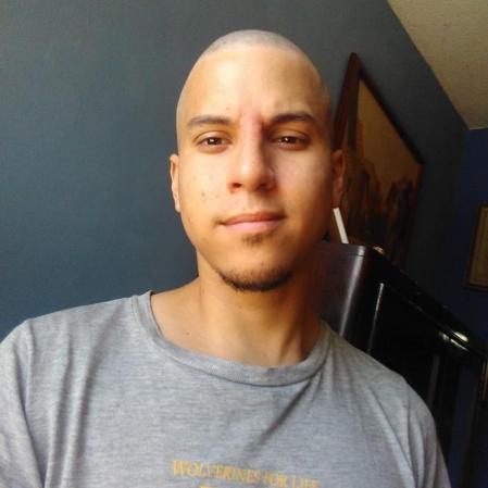 Usuario de Instagram con la cabeza rapada