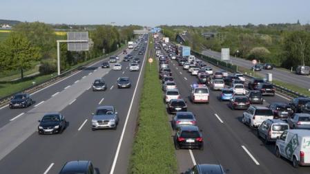 Los agentes pueden dar las órdenes desde un vehículo prioritario